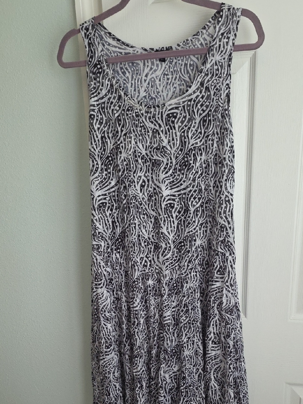 Sleeveless Black and White Patterned Maxi Dress
